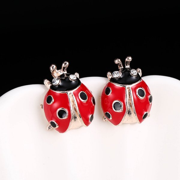 Japanese And Korean Retro Cute Fashion LADYBIRD Stud Earrings